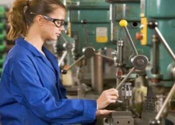 На Кіровоградщині пропонують роботу для токарів, обіцяючи 15 тис. грн