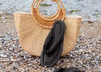 Официально: самая модная летняя обувь – шлепанцы | Одеський Кур’єр