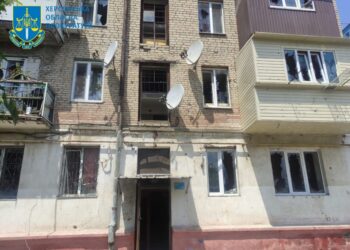 Під час обстрілу Херсона отримали поранення двоє волонтерів та четверо місцевих мешканців