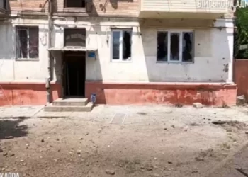 Росіяни обстріляли Херсон: постраждали мирні херсонці та волонтери з Рівного