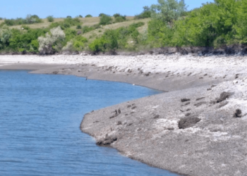 Щогодини рівень води у Дніпрі на позначці Херсон знижується до 3 см