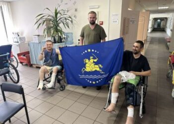 Сюди ми відправили два прапори НАШОГО міста » газета «Доброго вечора, ми з Нікополя! Україна!!! UA»