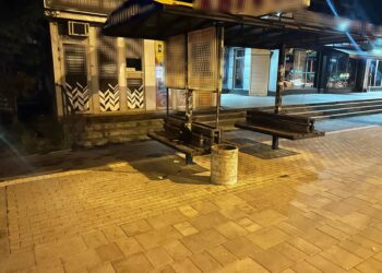 У Рівному затримали зловмисника, який на зупинці побив рівнянина