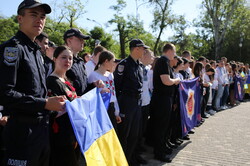 В Одесі відзначили день вишиванки ходою у парку Шевченка