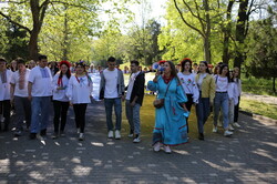 В Одесі відзначили день вишиванки ходою у парку Шевченка