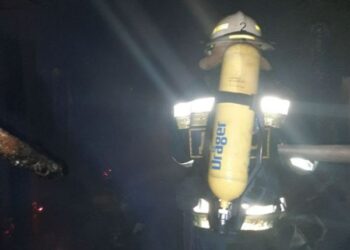 Вчора ввечері по провулку Окружному загорівся крайслер