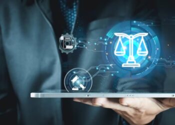 За яких умов адвокат повинен ставати на облік у податковому органі як особа, що здійснює незалежну професійну діяльність?