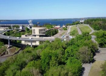 Депутати Запорізької міськради змінили назви та виділили кошти на  ВСУ та укриття | Запорозька