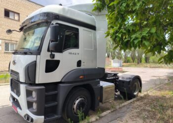 Фонд громади Херсона «Захист» на зібрані кошти придбав тягач «Форд» для потреб людей