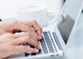 Як складати податкову накладну, якщо договором передбачено, що товари частково оплачуються за рахунок бюджетних коштів, а частково – за