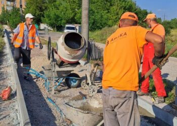 На Балашівці у Кропивницькому ремонтують дорогу