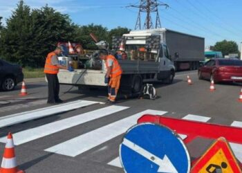 На Кіровоградщині відновлюють розмітку на дорогах