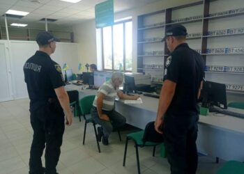 Одного з підозрюваних у колабораціонізмі затримали під час переоформлення авто