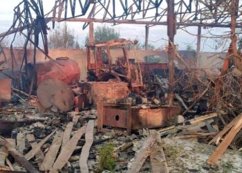 Окупанти на Херсонщині поранили двох людей та пошкодили школу