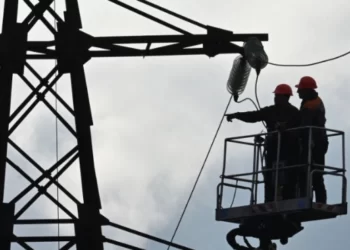 Після обстрілів Херсона в деяких районах відсутнє електропостачання