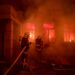 Рятувальники показали, як ліквідовували пожежу у зруйнованому рашистами будинку в Одесі (фото) — Одеса