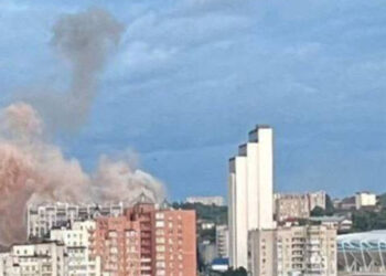 Страна гавна «россия» ракетным ударом разнесла многоэтажку в непосредственной близости от «Днепр-Арены» (ФОТО) (28 июля 2023 г.) — Новости футбола