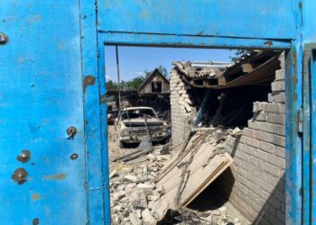 У Херсоні росіяни завдали удару по продуктовому магазину