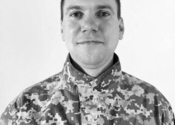 В Херсоні прощаються з солдатом, що загинув під час виконання бойового завдання