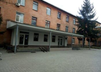 В інфекційному відділенні Бобринецької лікарні ремонт було зроблено лише на папері