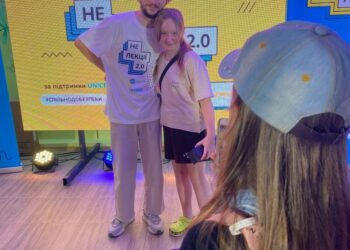 Гуморист і волонтер Василь Байдак провів “НеЛекцію” для молоді Миколаєва