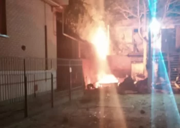 Херсон: рятувальники визволили жінку із заблокованого внаслідок обстрілів приміщення