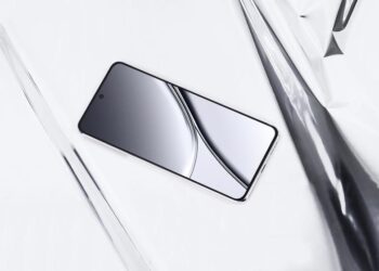 Подтверждено: realme GT 5 получит поддержку быстрой зарядки на 240 Вт