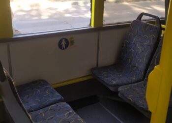 Росіяни атакували Херсон: поцілили в автобус з пасажирами