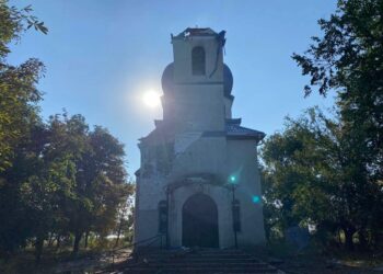 Російські військові пошкодили обстрілами храм в селі Дніпровське на Херсонщині
