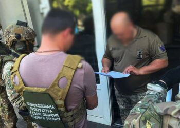Розбагатів під час війни: у дніпропетровського військкома провели обшуки – Новини Кам’янське