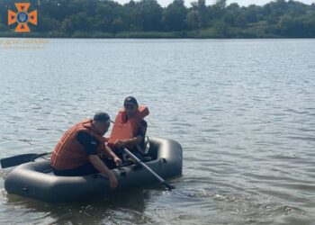 В Олександрії дістали тіло чоловіка з водойми