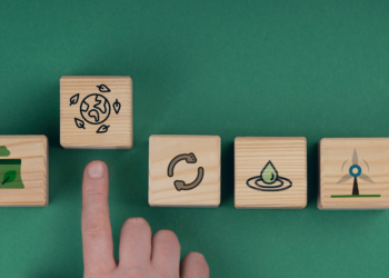 За які звітні періоди 2022 року можна уточнити податкові зобов’язання з екологічного податку за об’єкти, розташовані на територіях акти