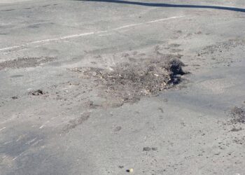 Ворожа артилерія вночі обстріляла Херсон та населені пункти громади