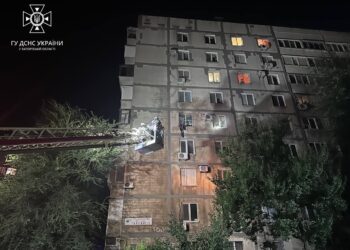 Пожежа в багатоповерхівці Запоріжжя: врятували чоловіка | Запорозька