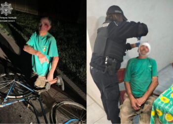 Дубенські патрульні надали домедичну допомогу громадянину, що травмувався