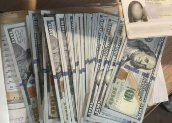 На Закарпатті дружина намагалася «купити» у прикордонників «перепустку» для чоловіка за 6000$