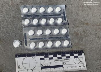 У 44-річного рівнянина патрульні виявили таблетки, схожі на наркотичні