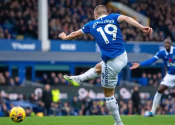 «Заслужив на гол»: капітан Евертона відзначив неймовірну форму Миколенка — Футбол