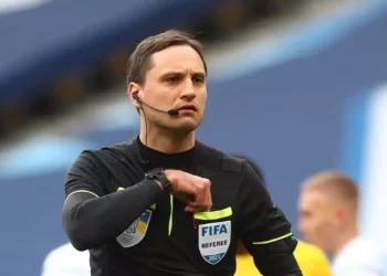 Українські арбітри отримали призначення на матч Ліги Європи: будуть працювати на грі Вільярреала — Футбол