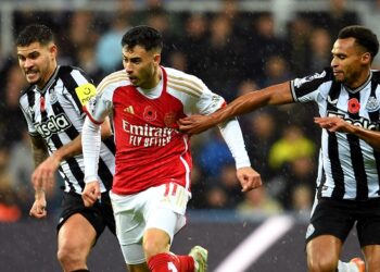 «Арсенал» неожиданно проиграл «Ньюкаслу» в 11 туре АПЛ