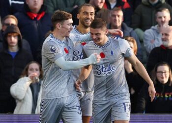 Миколенко во втором матче подряд забивает за «Эвертон»