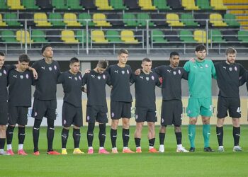 «Сором!»: легенда українського футболу жорстко розкритикував Зорю за виступи у єврокубках | Єврокубки