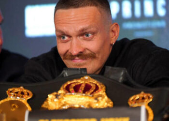 «У меня еще не было тяжелых боев»: Усик не считает Фьюри самым сложным соперником — Спорт ):Бокс