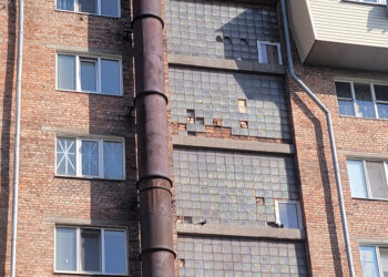 У запорізькій багатоповерхівці вентиляційні труби могли впасти людям на голови — чи вирішили проблему | Новости Запорожья