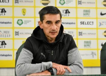 «Заря» неожиданно уволила тренера Валерия Кривенцова