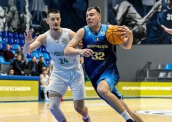 Будівельник здобув непросту перемогу над Запоріжжям у Суперлізі | Баскетбол |
