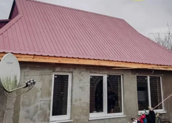 Будівельники з Полтавщини відновлюють житло на правобережній Херсонщині