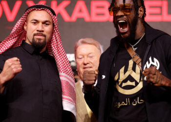 «Может показать яйца»: Отец Фьюри сделал прогноз на бой Уайлдер — Паркер — Спорт ):Бокс