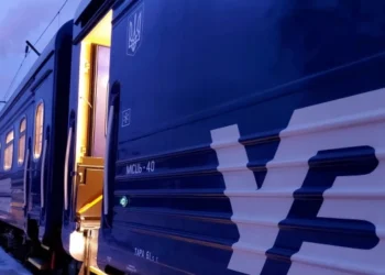 Понад 100 пасажирів обстріляного у Херсоні поїзда без затримок прибули до Києва