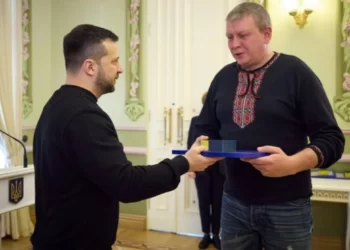 Президент України нагородив відзнакою херсонських волонтерів